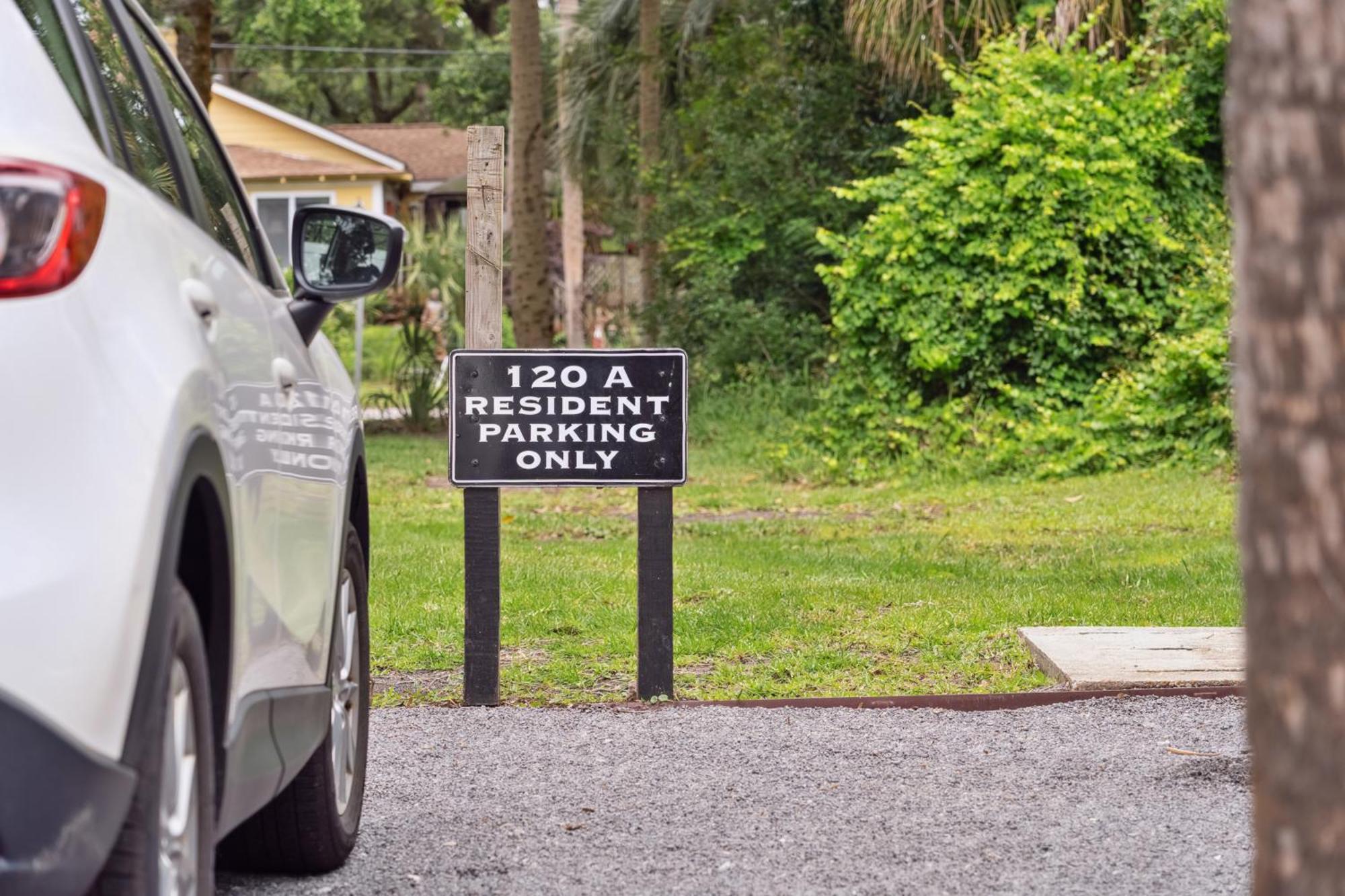 Ferienwohnung Folly Vacation Great Location, Vintage And Fun 120 Unit A Folly Beach Exterior foto